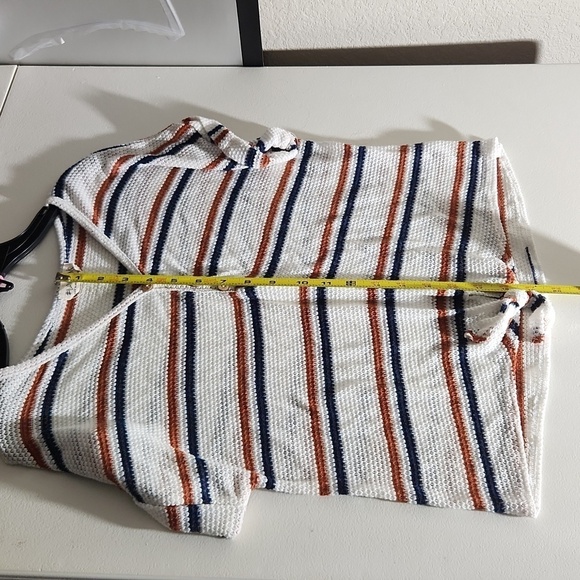 Love Wins Shirt Womens Size L Mesh Sweater Knit - Picture 4 of 8